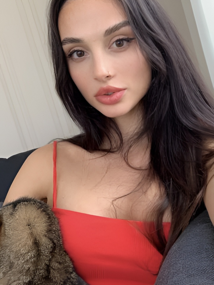 Индивидуалка Эмиля, доступна для личного знакомства от 4000 руб