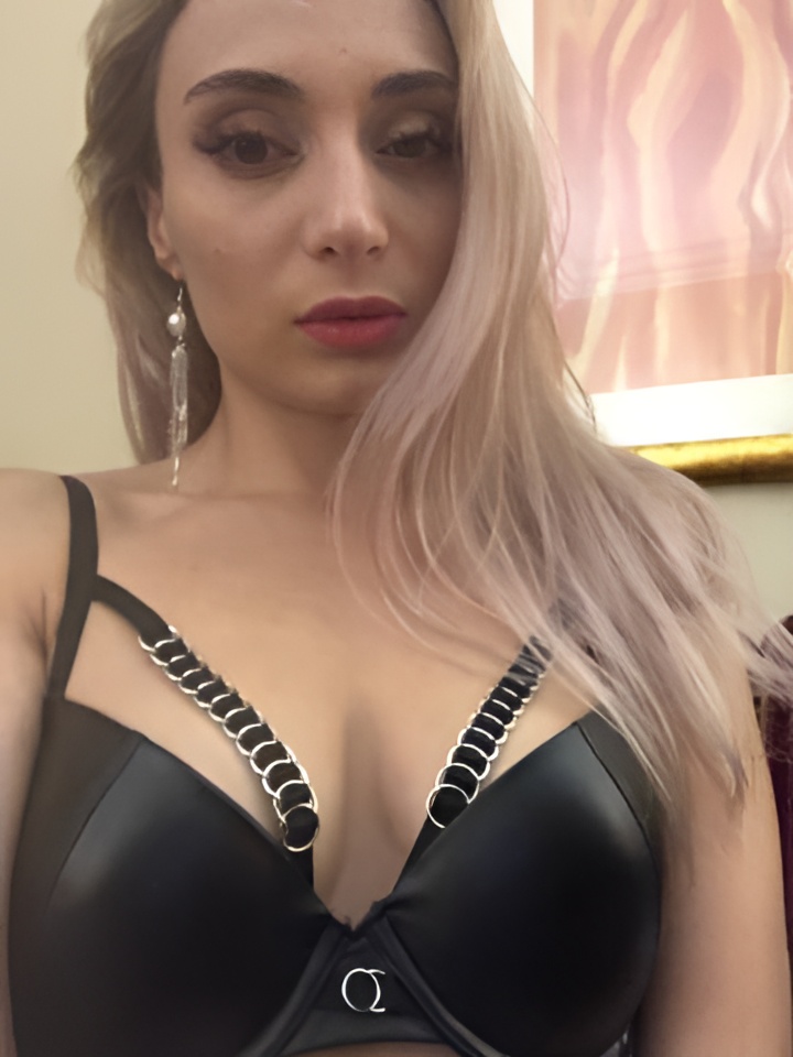 Таня привлекальеная девушка из Буденновск цена от 2500 руб