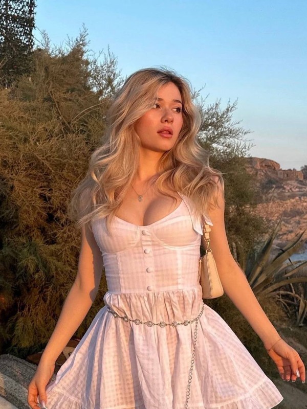 Настенька привлекательная девушка из Буденновск цена от 3000 руб